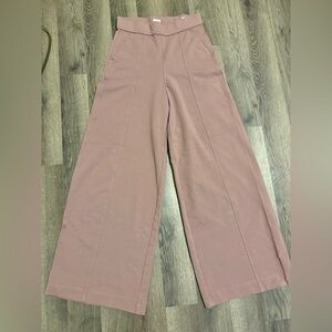 Lee Dusty Rose Trousers
ELASTIC WAISTBAND